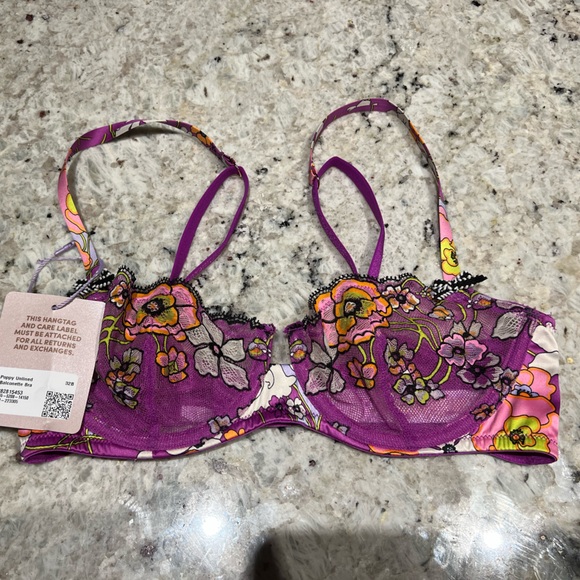 Savage X Fenty Mod Poppy Unlined Lace Balconette Bra and Short Set - Picture 3 of 6